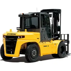 מלגזת דיזל יונדאי דגם 100D-9V - זווית חזיתית מדגישה את עיצוב הפנסים והתא הקידמי.